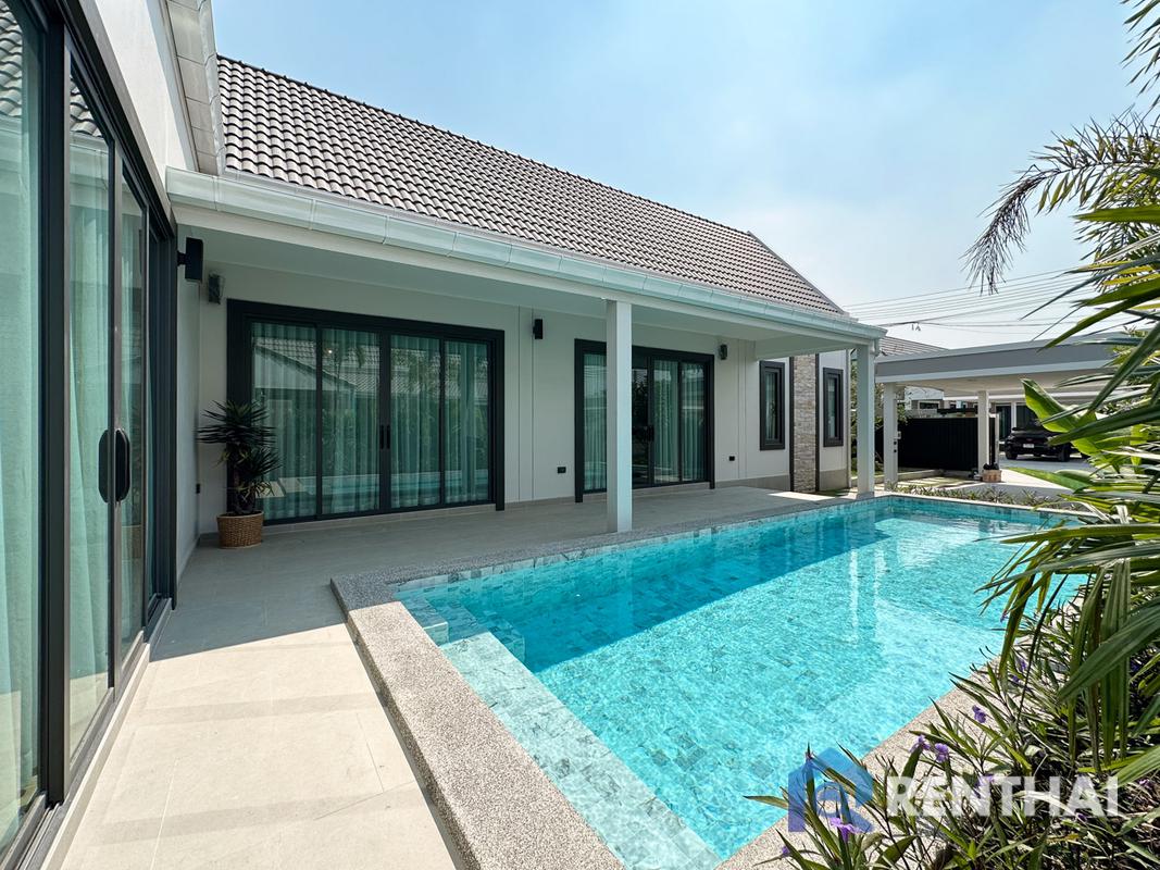 For SaleHousePattaya, Bangsaen, Chonburi : Stunning 3-Bedroom Pattaya Home