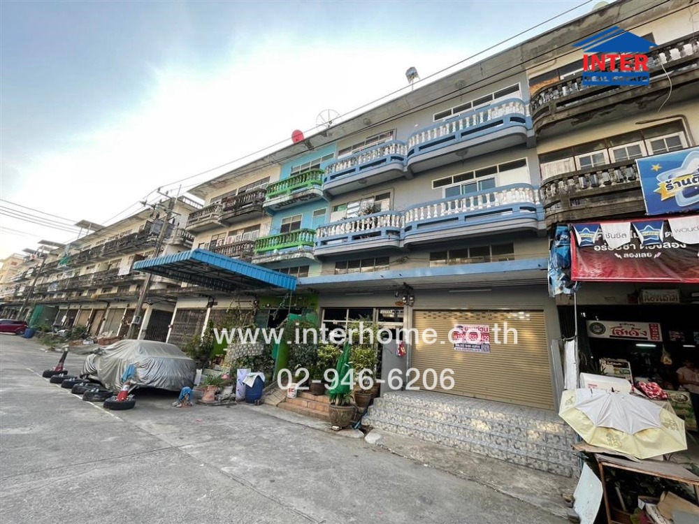 For SaleShophousePinklao, Charansanitwong : Commercial building, 3.5 floors, 18 sq m., commercial building, Soi Boromratchonnanee 72/1, Boromratchonnanee Road, Khlong Thanon Thawi Watthana, Taling Chan District, Bangkok