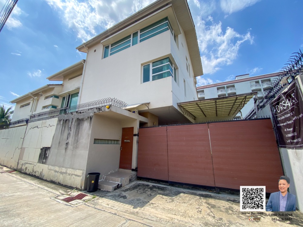 For SaleHouseOnnut, Udomsuk : Large Detached House for Sale 225 sq.w. with Private Pool Sukhumvit 56 Phra Khanong