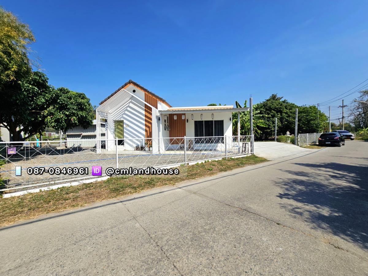 For SaleHouseChiang Mai : Minimal house 90 sq.w., San Pa Tong District, near Thung Fa Bod Market (Kad Wua) 1 km., straight to the airport 22 km., near Highway 108 Chiang Mai-Hot 800 m.