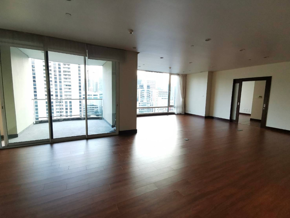 ขายคอนโดวิทยุ ชิดลม หลังสวน : The Park Chidlom: 4bed 5bath + maid 258sqm. 70,000,000 Am: 0656199198