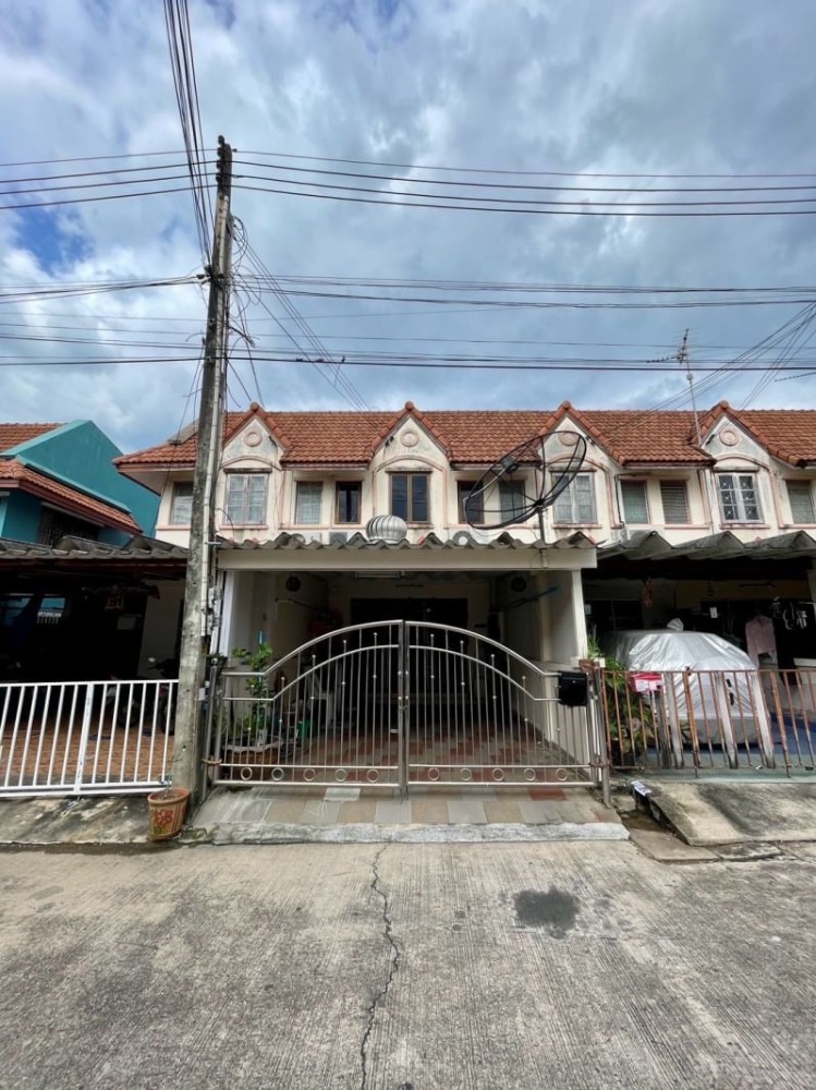 For SaleTownhouseSriracha Laem Chabang Ban Bueng : For sale! Second-hand house in Sriracha, 2-storey townhouse, Eastern Land House Village 1