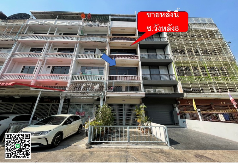 For SaleShophouseThaphra, Talat Phlu, Wutthakat : For sale: 17 square wah building, 5 floors, with roof terrace, 5 bathrooms, 4 bedrooms, 1 prayer room, 3 air conditioners, 340 square meters, near Siriraj Hospital