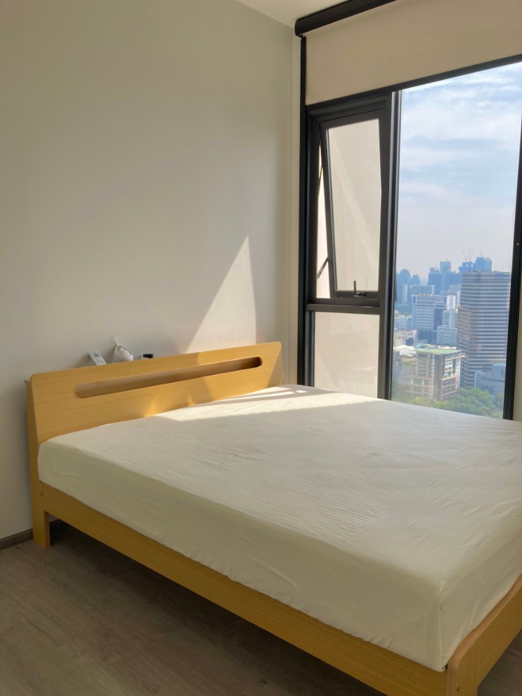 For RentCondoRatchathewi,Phayathai : For rent Address Siam-Ratchatewi type 1 bedroom NEW fully furnished 35,000 Baht/month contact line: jubilojoy1