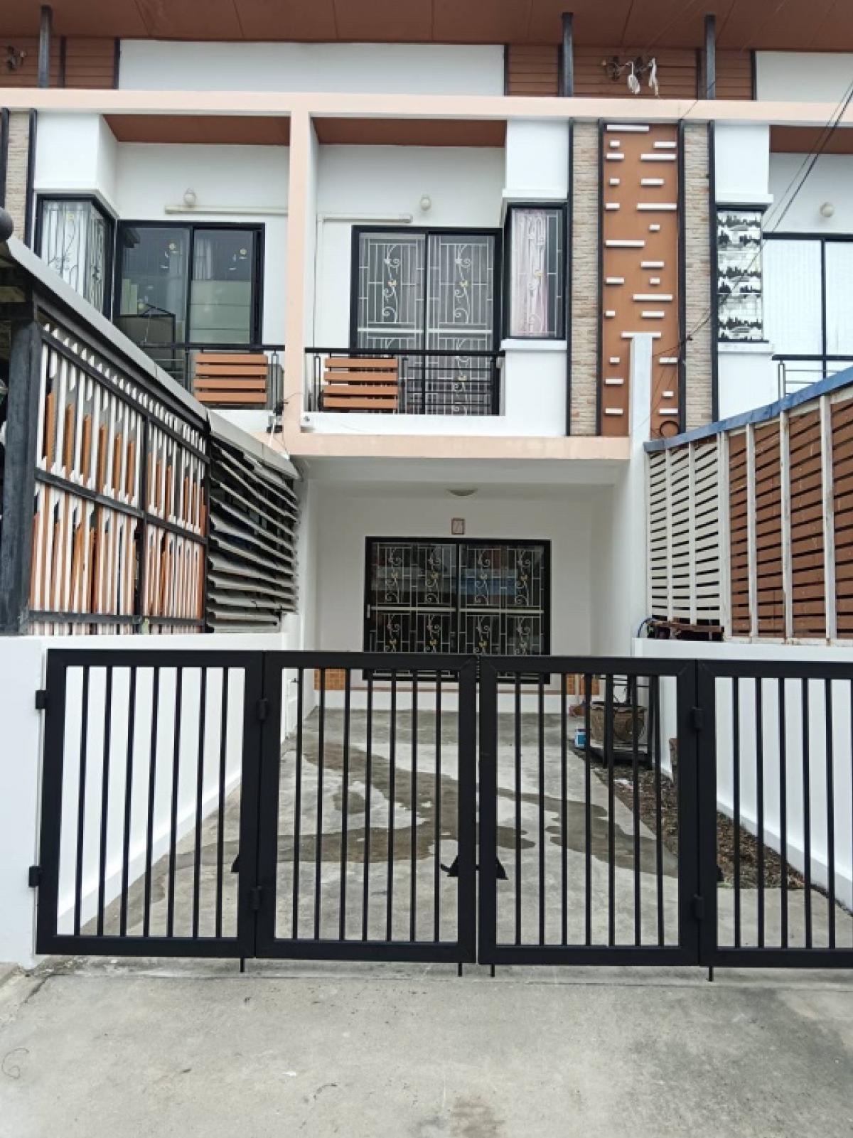 For SaleTownhouseLadkrabang, Suwannaphum Airport : Townhouse for sale, The Enter, Click The Enter