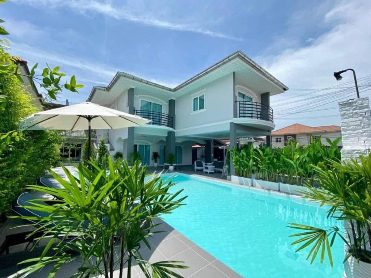 ให้เช่าบ้านพัทยา บางแสน ชลบุรี สัตหีบ : VIEW POINT POOL VILLA FOR RENT, 5 BEDROOMS 6 BATHROOMS @120,000 BAHT📢📢✅ 5 Bedrooms 6 Bathrooms✅ NEW RENOVATION ✅ 90.02 sqw.✅ Kitchen Area style modern✅ Private Swimming pool ✅ Fully ￼Furnished ✅ Parking ❌ No businessLocation📍View Point Pool Vi