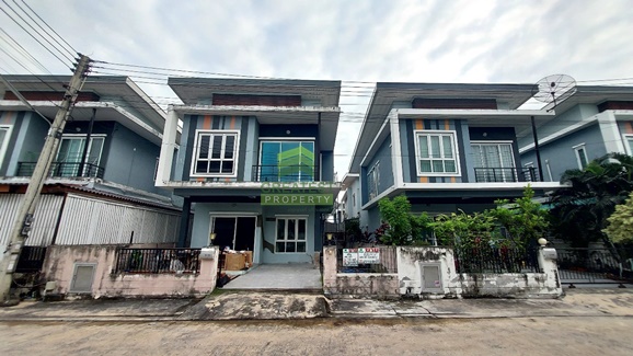 For SaleHouseMahachai Samut Sakhon : Wisetsuknakorn Like Village, Phanthai Norasing Wisetsuknakorn Like for sale - for rent urgently, 2-storey twin house, area 40 sq m, good location, near Rama 2 Road