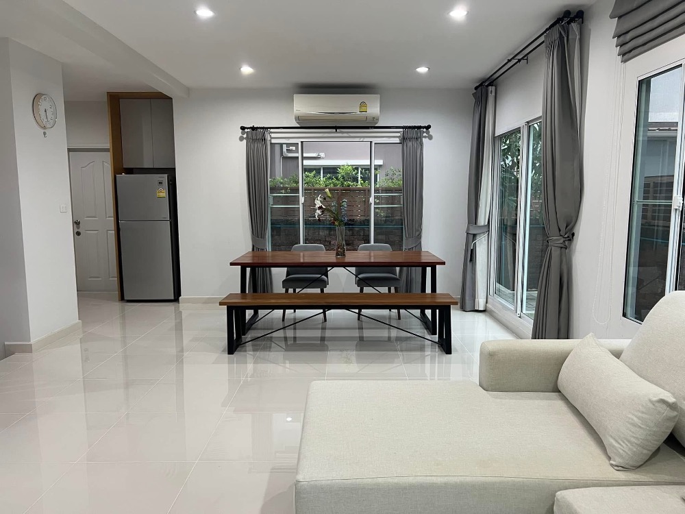 For RentHousePattanakan, Srinakarin : Single house for rent, Passorn Prestige Luxe, Phatthanakan 38, 44, near ARL Hua Mak, BTS On Nut and near the expressway.