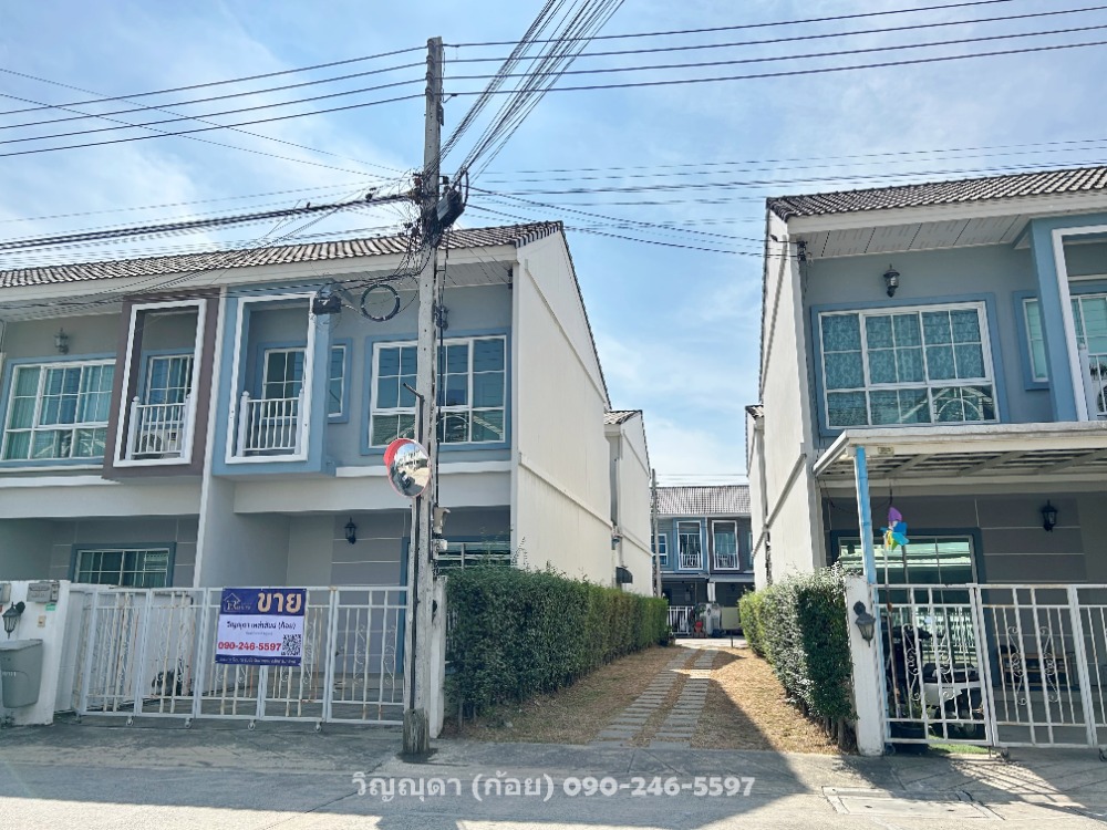 For SaleTownhomePathum Thani,Rangsit, Thammasat : For sale: 2-storey townhouse, Modi Villa Rangsit, size 18.1 sq m, corner unit, never lived in