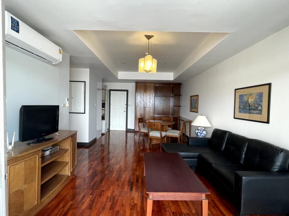 For RentCondoSukhumvit, Asoke, Thonglor : For rent: Monterey Place, Sukhumvit 16, Soi Phai Singto, 200 m. from MRT Queen Sirikit National Convention Center, 1 bedroom, 58 sq m.