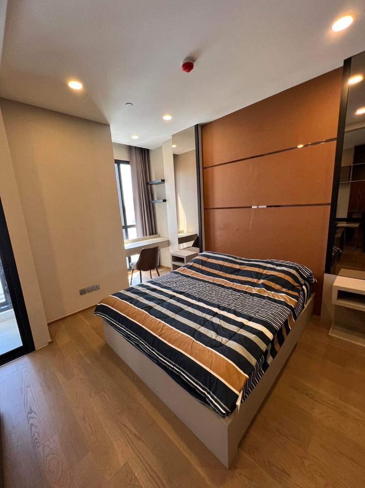 For RentCondoSiam Paragon ,Chulalongkorn,Samyan : Beautiful and luxurious condo, good location near Samyan MRT, new room, very beautifully decorated, fully furnished.