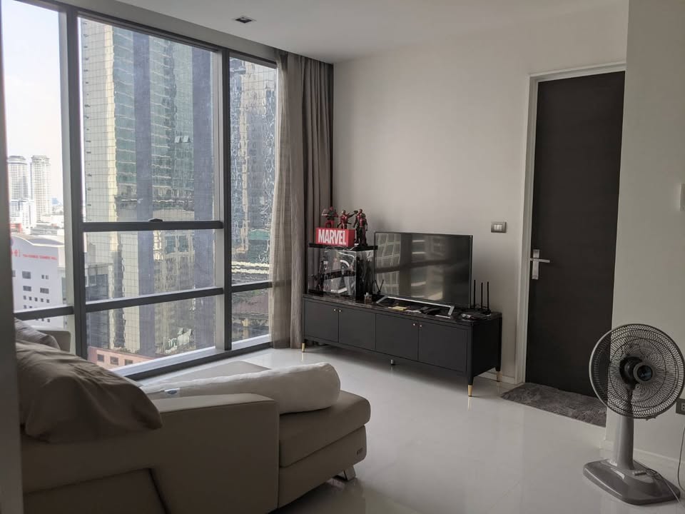 ขายคอนโดสาทร นราธิวาส : For sale luxury condo in Sathorn! 1 Bedroom fully furnished City view Near BTS Chong nonsi