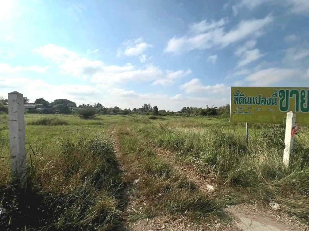 For SaleLandKorat Nakhon Ratchasima : Very cheap sale!! Land filled in 11-2-59 rai, next to Mittraphap Road, Sung Noen District, Korat Province, near the U-turn bridge to Sung Noen District, near Korat city.