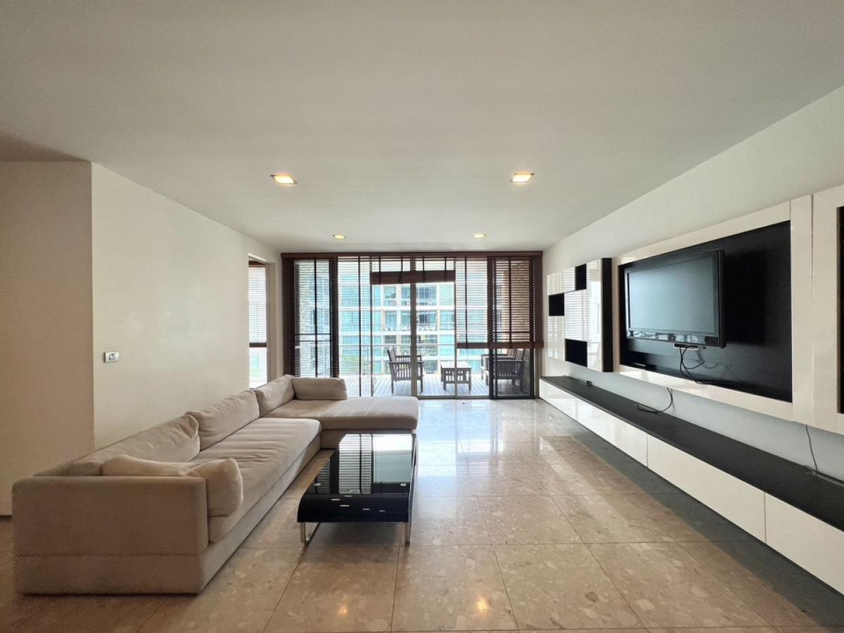 ขายคอนโดอ่อนนุช อุดมสุข : ขายด่วน!!  Ficus Lane ขนาด 210.48 Sq.m 3 bed 3 bath เพียง 34,500,000 M. ติดต่อ 086-795-9997 (จิมมี่)