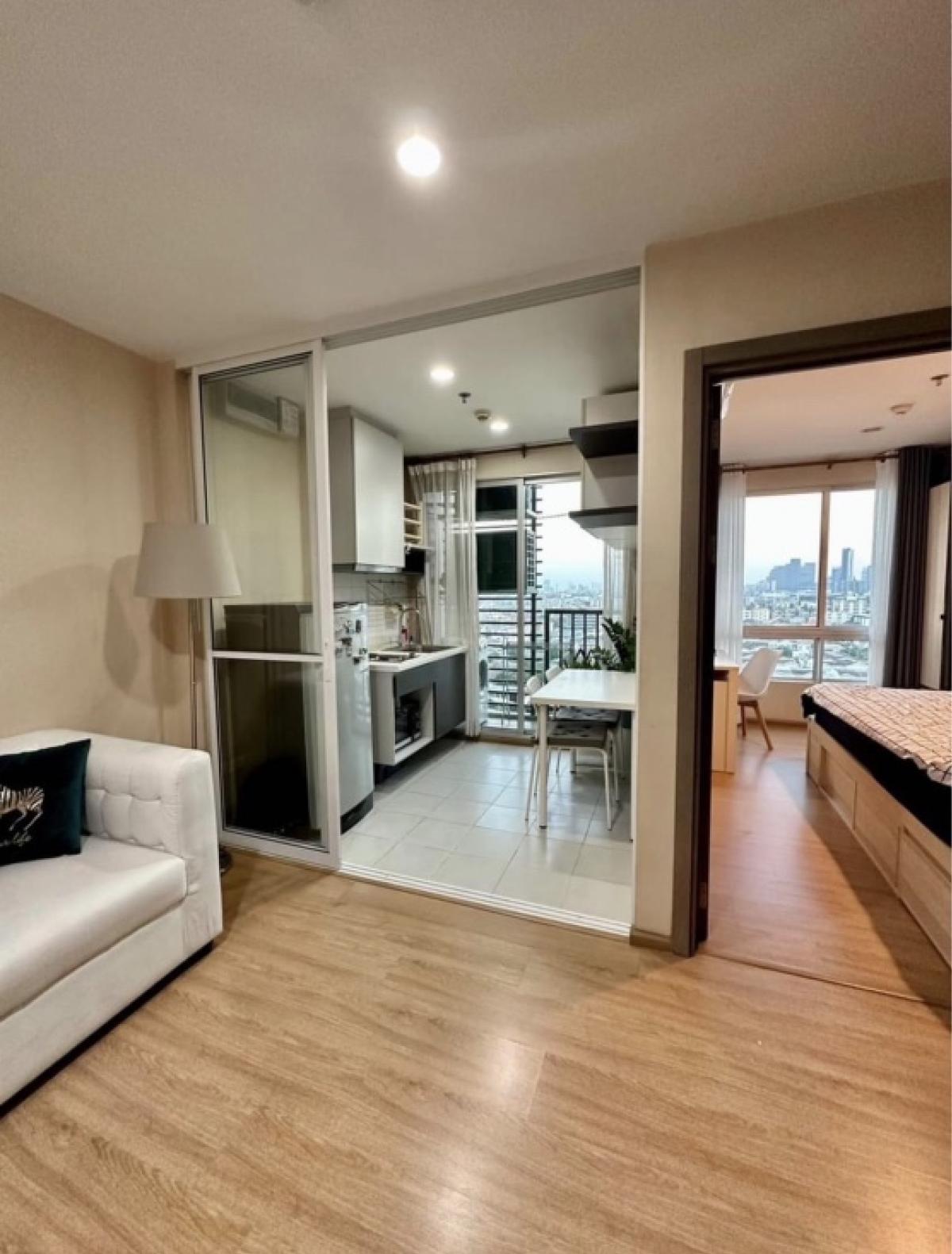 For RentCondoOnnut, Udomsuk : Urgent!! Good price!! No bargaining/For rent The base S77, beautiful room, newly renovated, near BTS On Nut, T77, BigC, city view, fully furnished, ready to move in, price 13,000 baht