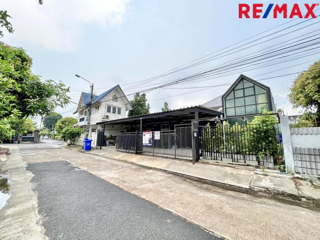 For SaleHouseChaengwatana, Muangthong : Single house near Central Chaengwattana, 61 sq.w., Krisdanakon Chaengwattana, lots of usable space, near the Pink Line, near Muang Thong Thani