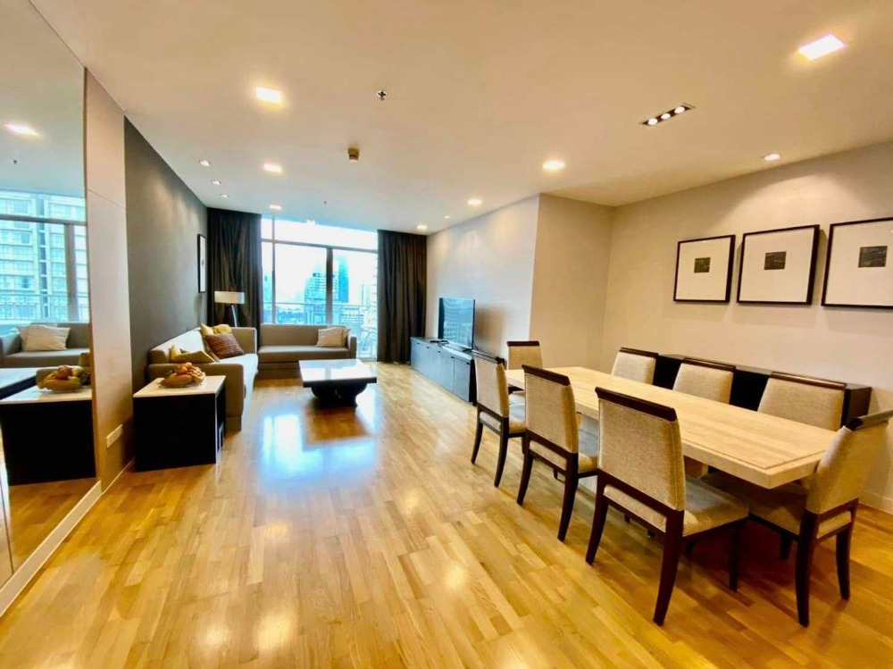 ให้เช่าคอนโดสาทร นราธิวาส : LTH11575-Urbana Sathorn FOR RENT Size 139.4 sqm. 2 beds 2 baths Near BTS Chong Nonsi ONLY 60K/Month