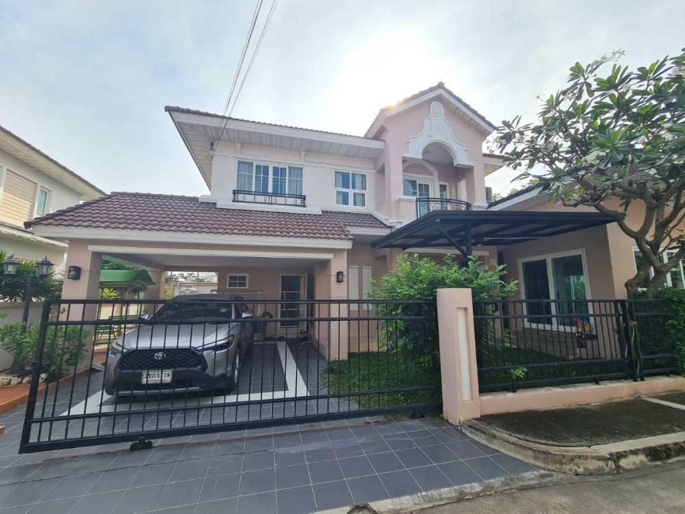 For RentHouseRama5, Ratchapruek, Bangkruai : 2-storey detached house with furniture, beautifully decorated, for rent in Nonthaburi-Rattanathibet area, near BTS Sai Ma, only 1.1 km.