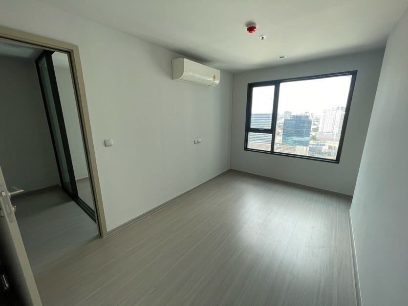 For SaleCondoLadprao, Central Ladprao : Life Lat Phrao 1 bedroom, 35 sq m, empty room, Building B, North side, 5.35 million