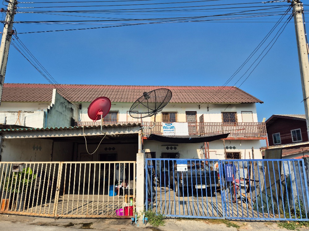 For SaleHouseNonthaburi, Bang Yai, Bangbuathong : For sale: 3 townhouses next to Sai Noi Floating Market. Owner selling.