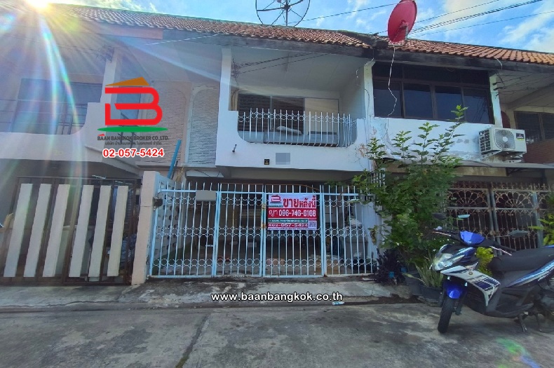 For SaleTownhouseRatchadapisek, Huaikwang, Suttisan : Townhouse, Chatkaew Ban Suan Chat Village (Soi Sawanwithi), area 16 square wah, near Suthisan-Ratchada intersection, Suthisan Winitchai Road, Samsen Nok Subdistrict (Samsen Nok North Side), Huai Khwang District, Bangkok