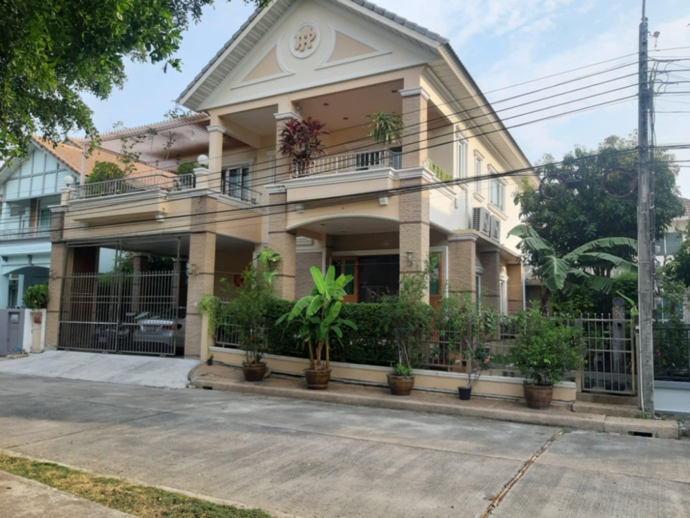 For RentHouseLadkrabang, Suwannaphum Airport : For rent, 2-storey detached house, Perfect Place project, Sukhumvit 77, air-conditioning, complete furniture, 3 bedrooms, 3 bathrooms, 1 dressing room, 1 maid's room, rental price 40,000 baht