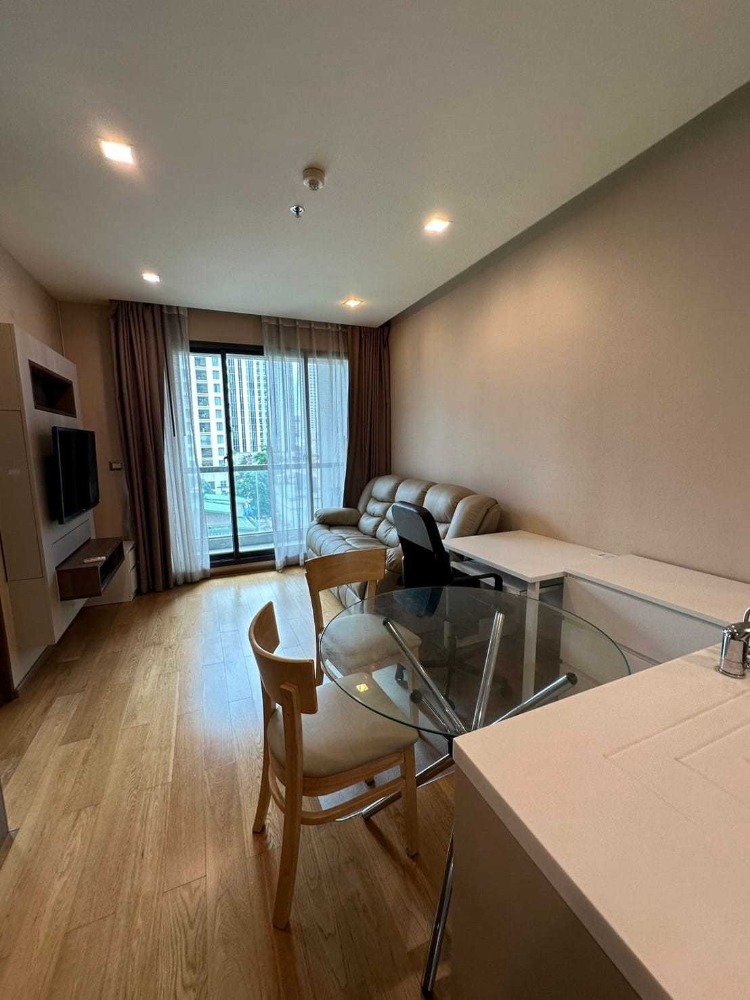 ให้เช่าคอนโดสาทร นราธิวาส : TWP162 (For Rent) The Address Sathorn 1Bedroom.Closed to Saint Louis BTS station