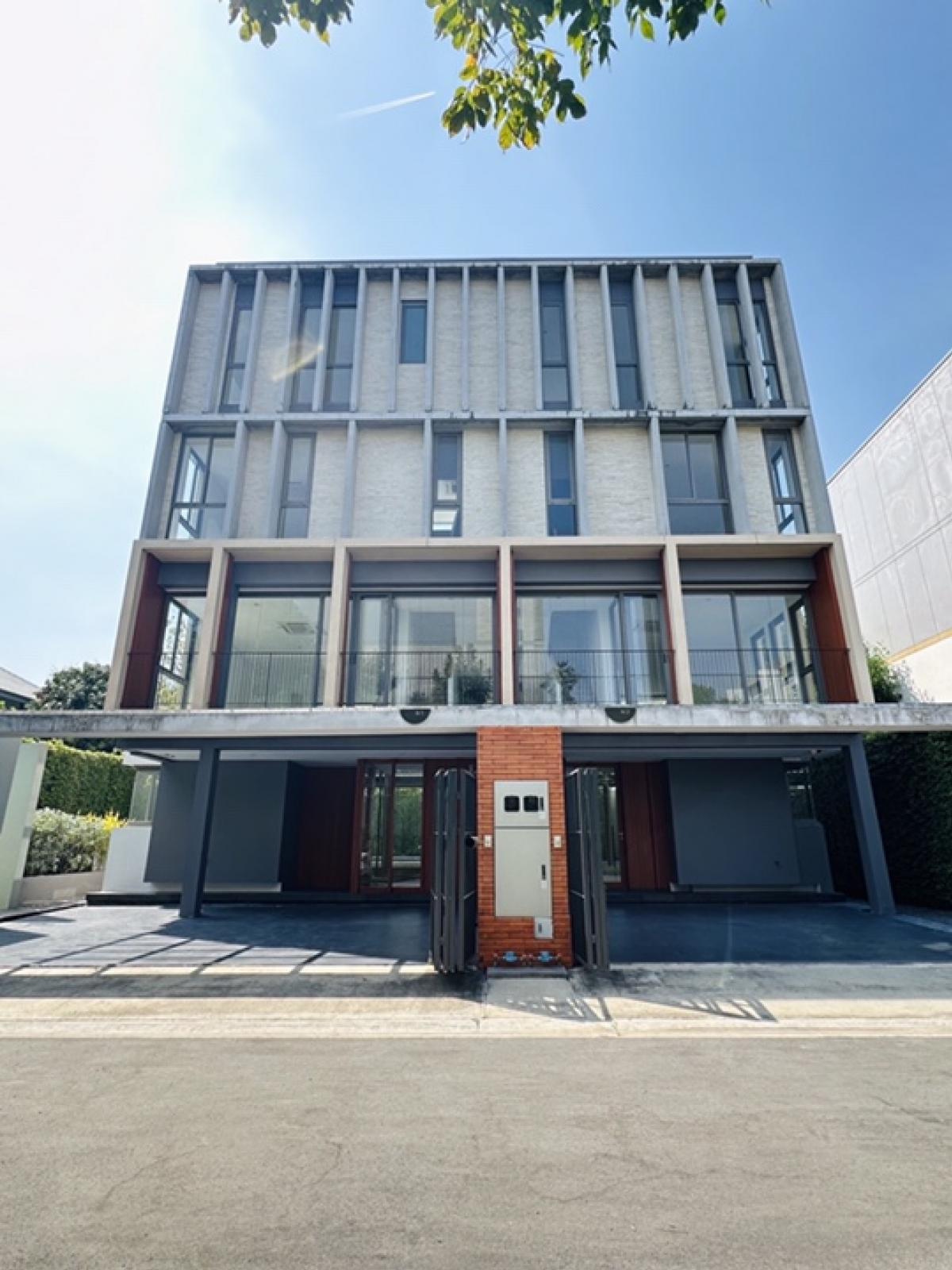 For SaleTownhouseMin Buri, Romklao : For sale ‼️ Dhepa Ramkhamhaeng 118 project (Thepa Ramkhamhaeng 118) is a 3.5-storey townhouse, 2 last twin houses in the project: corner house with a swimming pool and a maids room outside the house ❗️