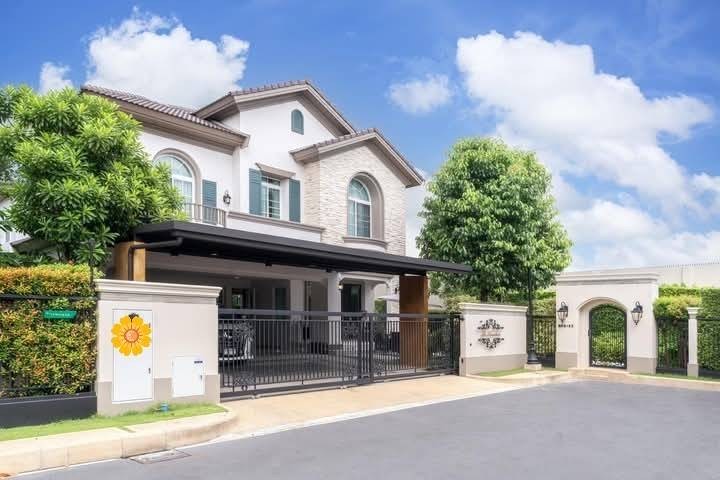 For RentHouseVipawadee, Don Mueang, Lak Si : For rent, 2-storey detached house, luxurious, corner plot, south side, 4 bedrooms, 4 bathrooms, Nantawan project house, Ram Intra-Phahon 50, luxurious built-in decoration, complete with furniture and electrical appliances, rental price 200,000 baht/month