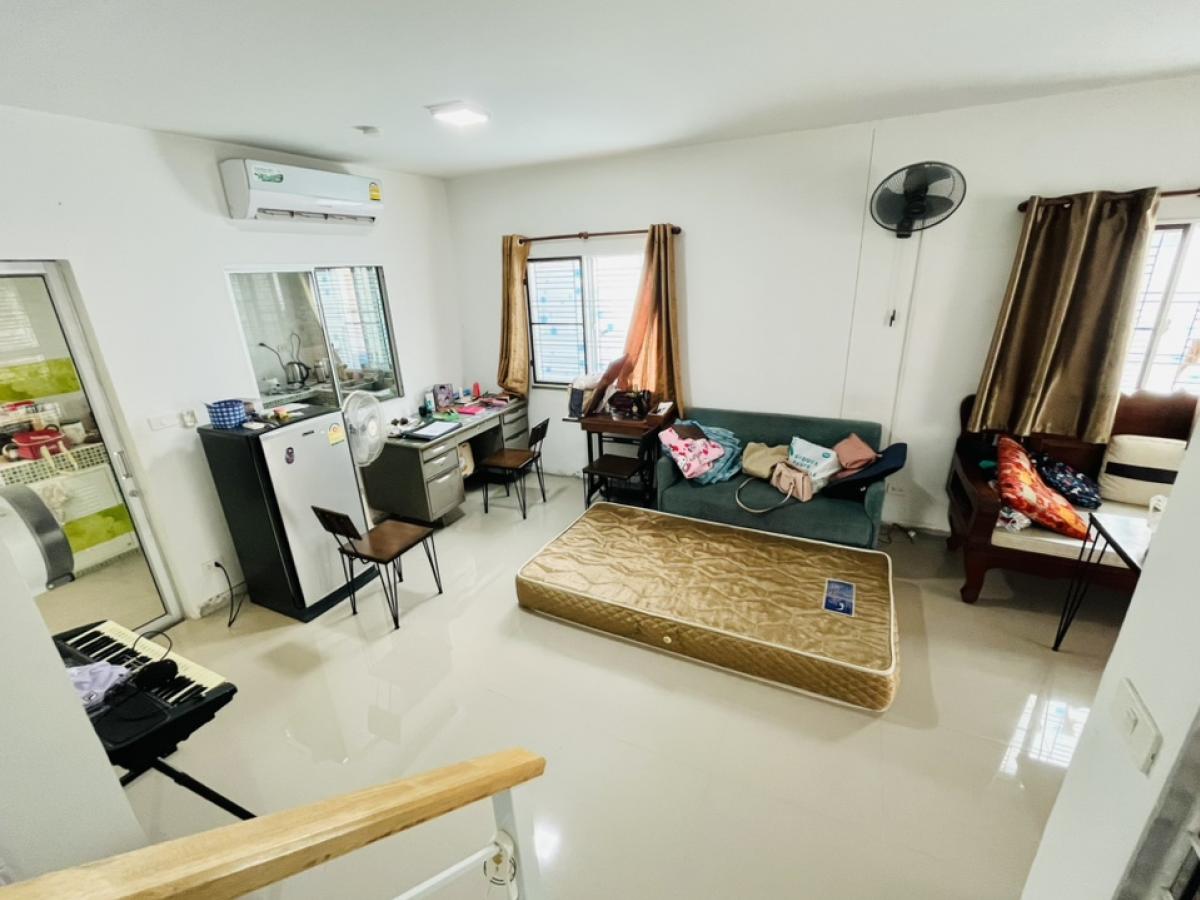 For SaleTownhomePathum Thani,Rangsit, Thammasat : Townhouse for sale, corner unit, 26 square wah, width 7.5 meters, windows on 2 sides, Pruksa Rangsit Khlong 4, Project 2, Khlong Luang, near Khlong Si Muang Mai Market