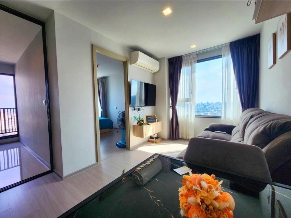 For RentCondoLadprao, Central Ladprao : 🏙️**For Rent: Life Ladprao (ไลฟ์ ลาดพร้าว)** 🏙️  💎Details:   - 2 Bedrooms, 1 Bathroom   - Building B, 45th Floor   - Size: 52.08 sq.m.   - Fully furnished with electrical appliances   - Beautiful decoration, 100% as