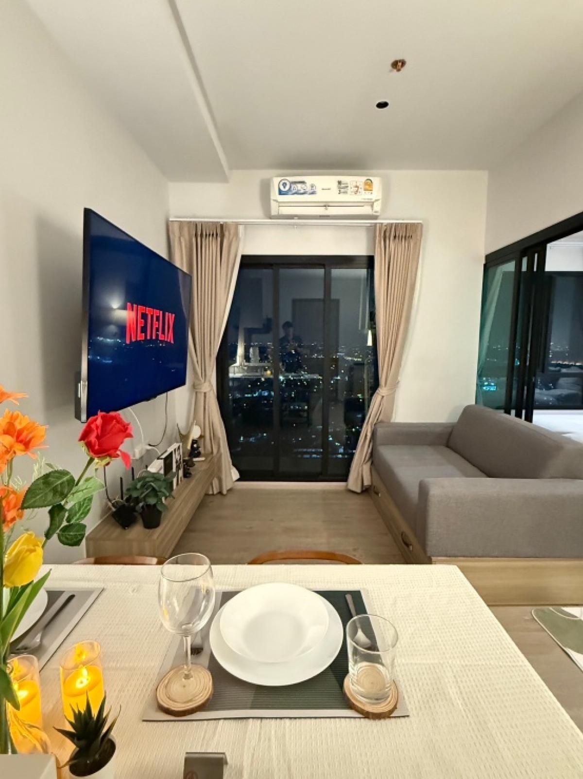 ให้เช่าคอนโดท่าพระ ตลาดพลู วุฒากาศ : #Ready for short-term rent (1- 4 months)Condo: Altitude Unicorn Sathorn - Thapra (High-rise condo next to BTS Talat Phlu 0 metres)Location: Talad Phlu25th floorRoom type: 1 bedroom, 1 bathroom, 31 square metresFurniture is ready.Rental period: 1 - 4 month