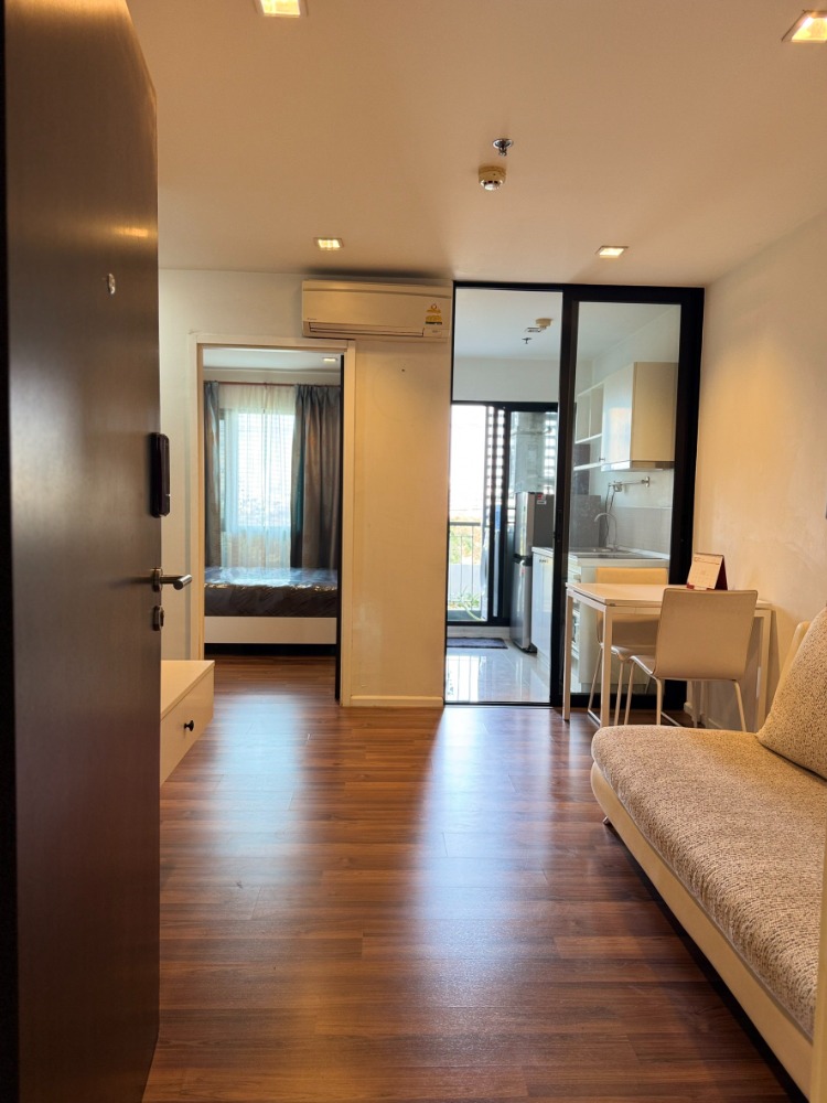 For RentCondoBangna, Bearing, Lasalle : For rent: KnightsBridge Bearing, near BTS Bearing, 650m, fully furnished, very good price. I live here myself, feel free to ask me more details.