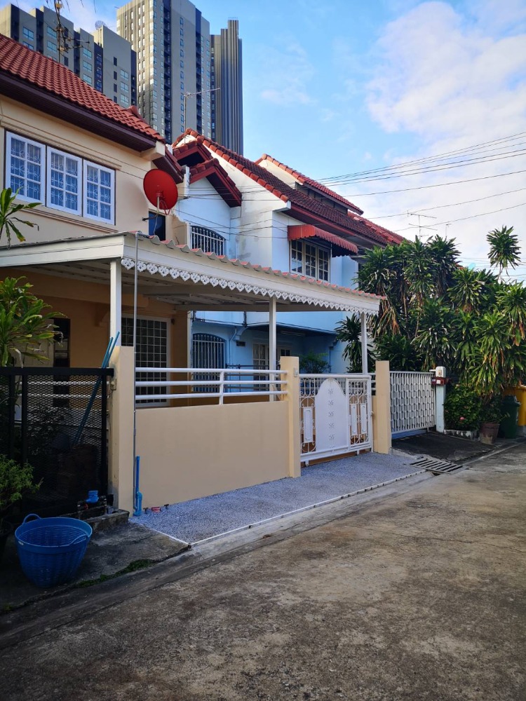 For RentTownhouseOnnut, Udomsuk : Townhouse for rent, 24 sqw., 2 floors, 3 beds, 3 baths, near BTS Udom Suk and Punnawithi Wachiratham 12, rent 25,000