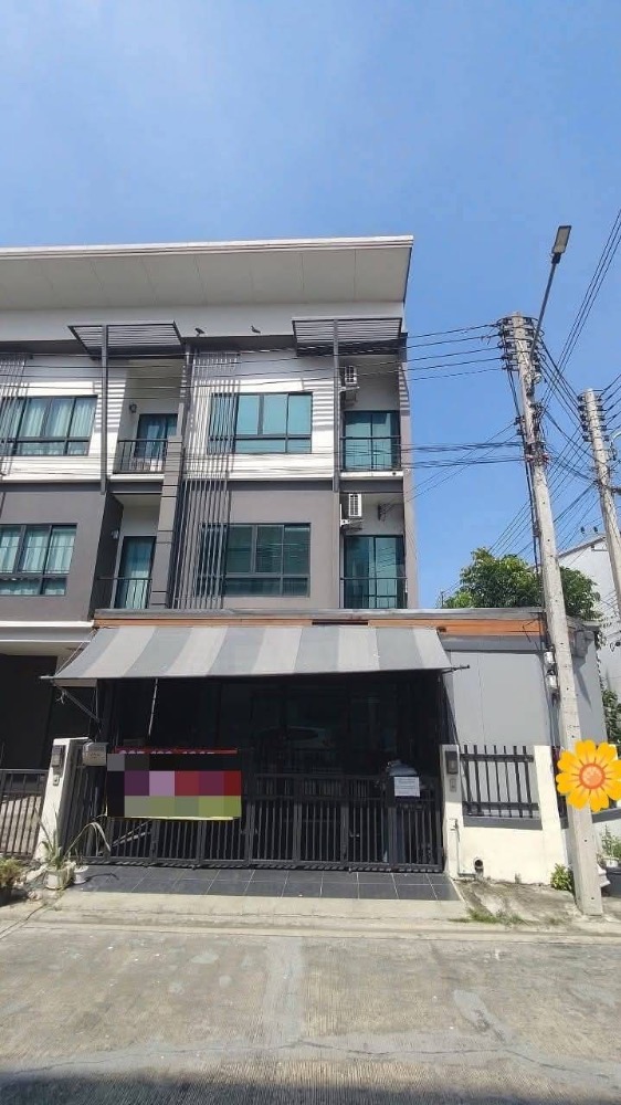 For RentHome OfficePathum Thani,Rangsit, Thammasat : For rent, 3-storey home office, 3 bedrooms, 4 bathrooms, Casa City project, Lam Luk Ka ring road, near the ring road, expressway, convenient travel, behind the corner, very convenient parking, air-conditioned on every floor, move the desk in, open an offi