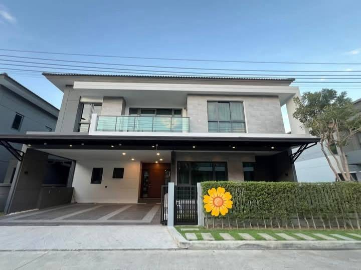 For RentHouseBangna, Bearing, Lasalle : For rent, 2-storey detached house, 4 bedrooms, 5 bathrooms, The City Bangna (new project), detached house, fully furnished, double volume living room, next to Mega Bangna, rent 170,000 baht/month #Pets allowed