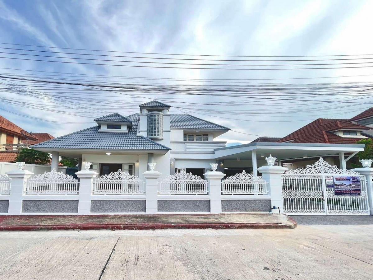 For SaleHousePattaya, Bangsaen, Chonburi : Large detached house for sale, Ratchakon Home Ang Sila Village, newly renovated, ready to move in