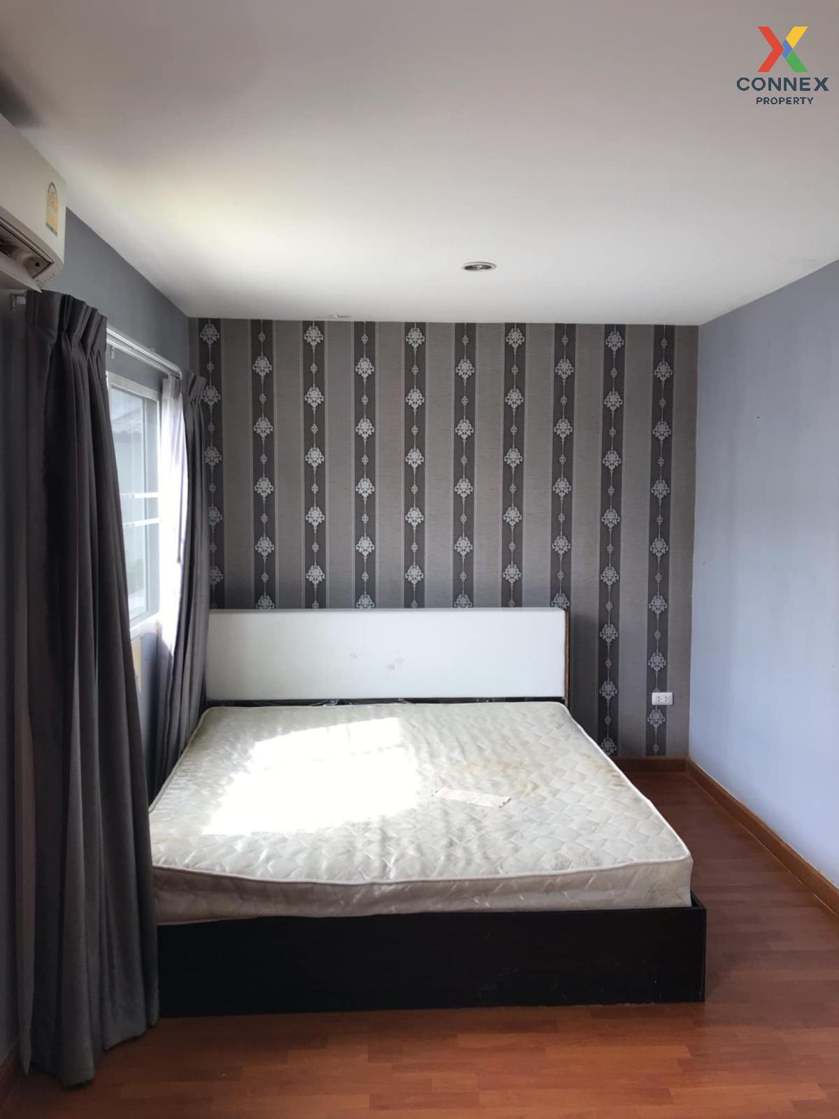 For SaleTownhousePathum Thani,Rangsit, Thammasat : For Sale Townhouse/Townhome  , Lalin Town Lio Lumlukka Klong 4 - 5 , Lat Sawai , Lam Luk Ka , Pathum Thani , CX-114187