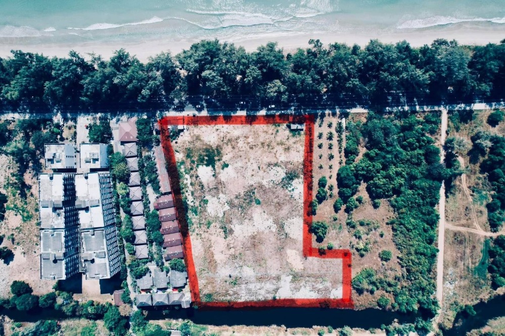 For SaleLandRayong : Beautiful land for sale, seaside, Mae Ramphueng Beach, 10-3-41.8 rai, Rayong Province