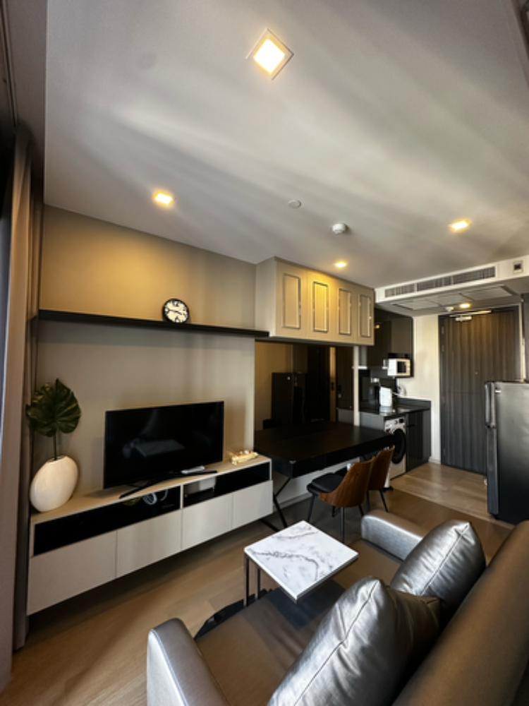 For RentCondoSukhumvit, Asoke, Thonglor : For rent ASHTON ASOKE, new room, fully furnished, ready to move in/ ASHTON ASOKE For rent, new and fully built-in furnished