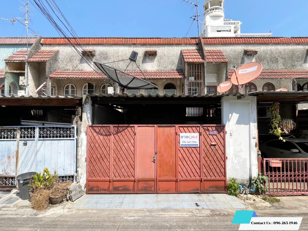 For SaleTownhouseRatchadapisek, Huaikwang, Suttisan : For sale: 2-storey townhouse, Wichianchai Village, Rama 9 location