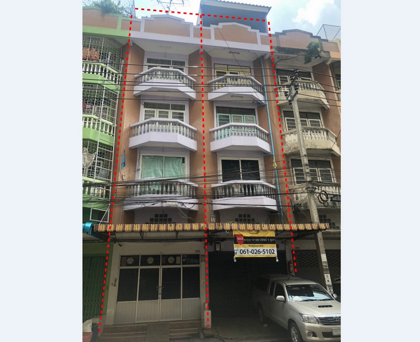 For SaleShophouseThaphra, Talat Phlu, Wutthakat : For inquiries, call: 097-926-4469. Owner sells commercial building, Tha Phra-Taksin (2 adjacent units), Soi Ratchadaphisek 11, Dao Khanong, Thonburi, near BTS Talat Phlu, near The Mall Tha Phra.