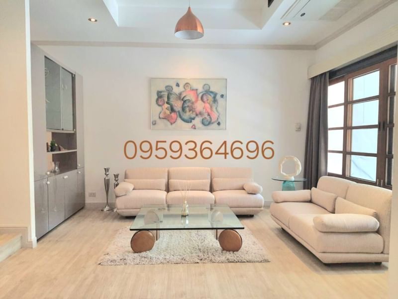 For RentTownhouseSukhumvit, Asoke, Thonglor : 4-story townhouse with good decoration for rent in Phrompong.