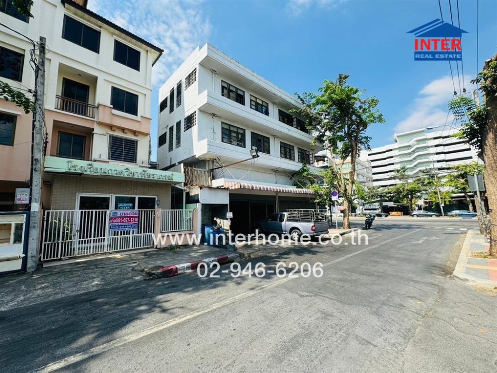 For SaleShophouseSapankwai,Jatujak : Commercial building, 4.5 floors, 25.3 sq m., commercial building, Soi Thetsaban Narueman, Prachachuen Road, Vibhavadi Road, Chatuchak District, Bangkok