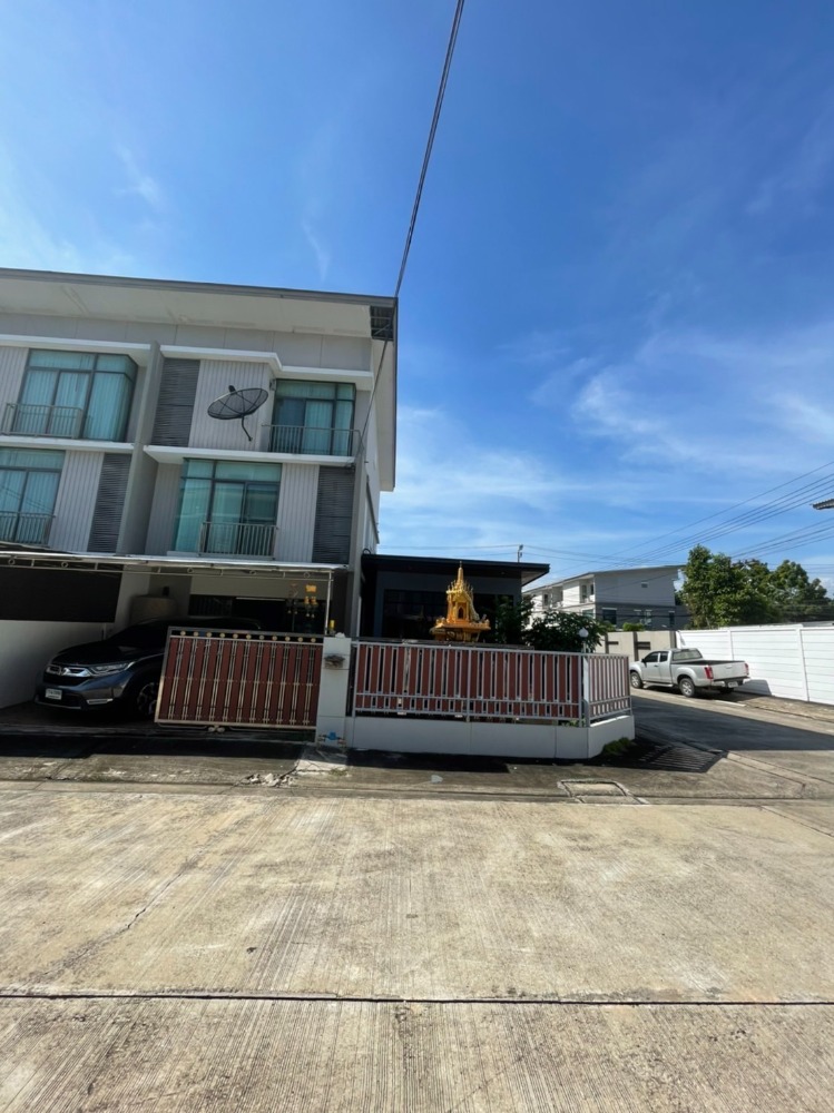 For SaleTownhouseEakachai, Bang Bon : Townhouse for sale, Pruksa Ville 68 Rama 2 - Tha Phra (corner house) 093 296 2878