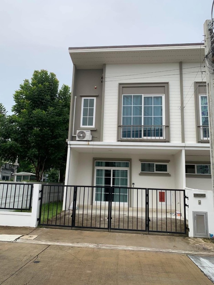 For SaleTownhouseRathburana, Suksawat : Townhome Q District Suksawad - Wongwaen Rama 3 / 3 Bedrooms (SALE WITH TENANT), Q District Suksawad - Wongwaen Rama 3 / Townhome 3 Bedrooms (SALE WITH TENANT) DAO216