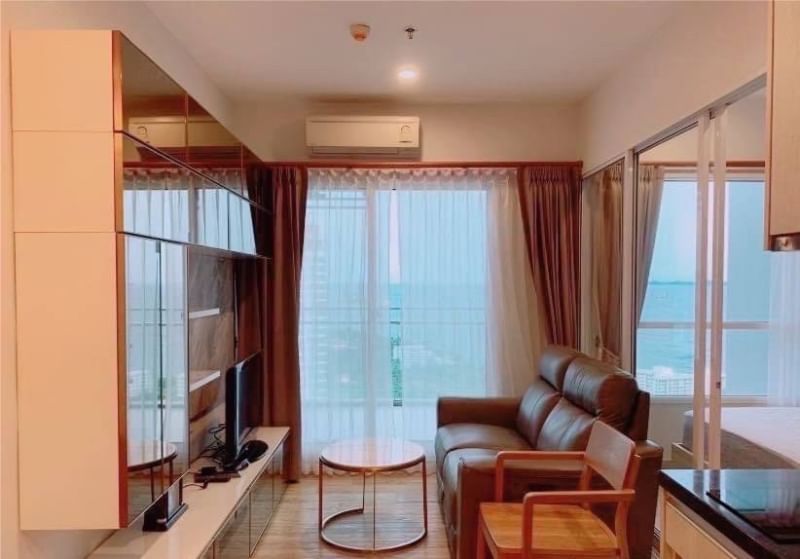 For RentCondoSriracha Laem Chabang Ban Bueng : Condo for rent in The Sea Condo Sriracha, beautiful furniture, complete common area, good location