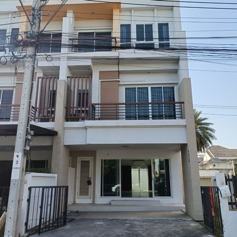 For RentTownhouseKaset Nawamin,Ladplakao : RTJ1865 Townhouse for rent, 3 floors, corner house, Soi Prasertmanukit 29, suitable for living or making a home office, can register a company, Kaset-Nawamin area