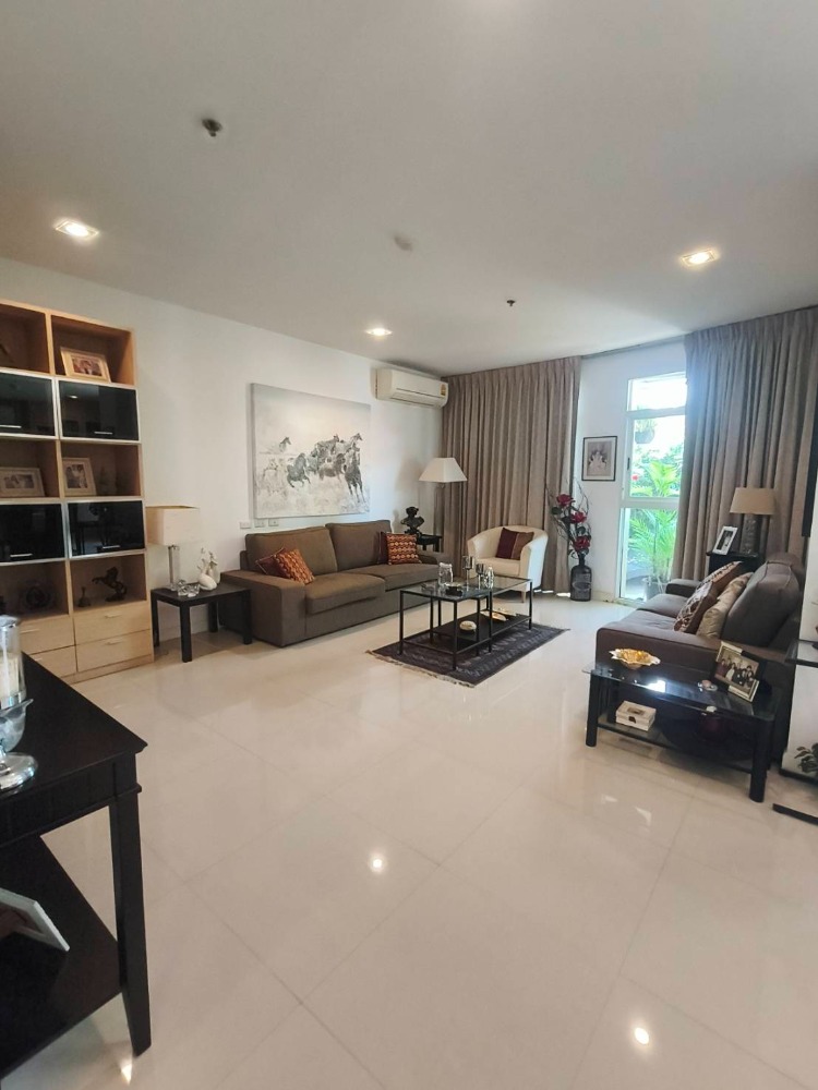 For SaleCondoNana, North Nana,Sukhumvit13, Soi Nana : Condo for Sale!!! Sukhumvit City Resort Sukhumvit 11, 3 bedrooms 2 bathrooms with A spacious balcony ,Hight Floor.