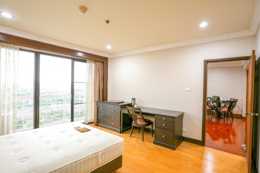 For RentCondoKasetsart, Ratchayothin : 💢For rent: Sailom Suite Condo with private parking💢